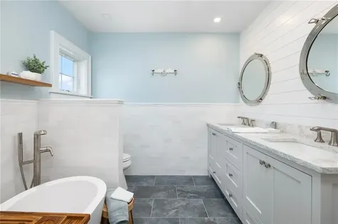 81 South Pier Road Narragansett RI 02882