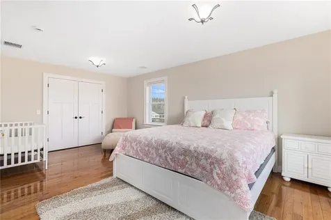 81 South Pier Road Narragansett RI 02882