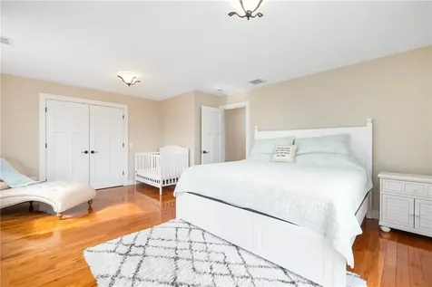 81 South Pier Road Narragansett RI 02882