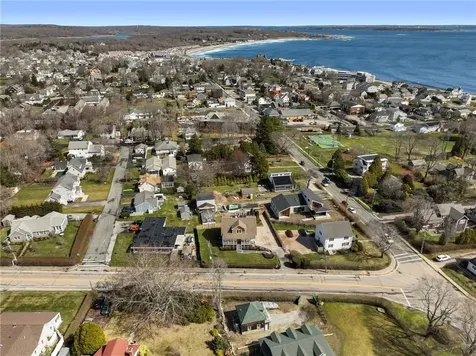 81 South Pier Road Narragansett RI 02882