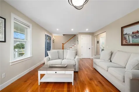 81 South Pier Road Narragansett RI 02882