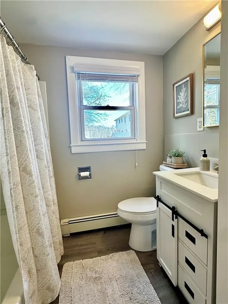 143 River Vue Avenue Warwick RI 02889