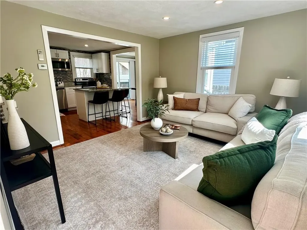 143 River Vue Avenue Warwick RI 02889