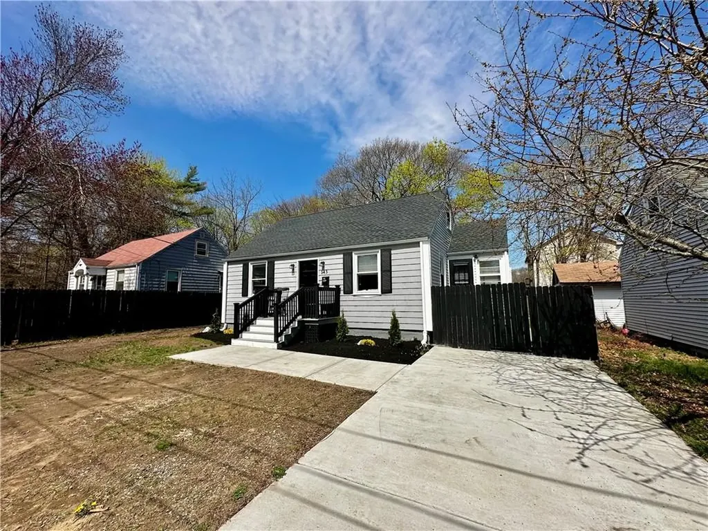 143 River Vue Avenue Warwick RI 02889