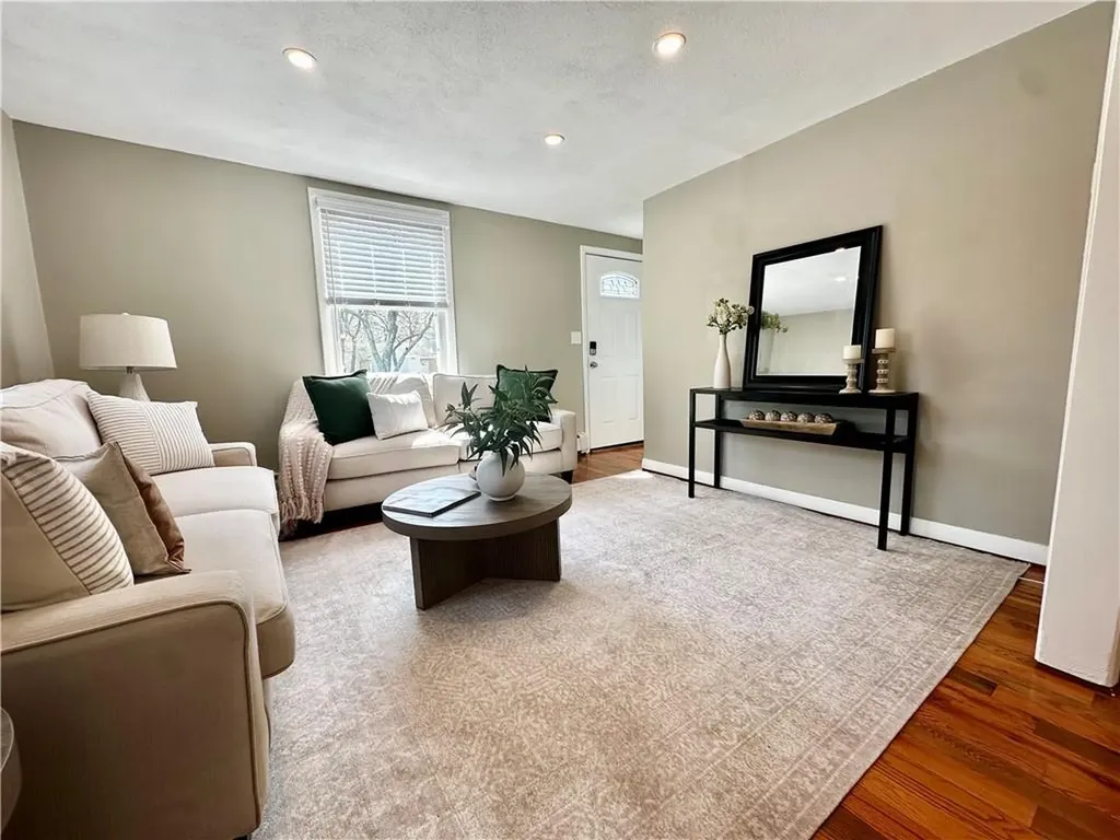 143 River Vue Avenue Warwick RI 02889