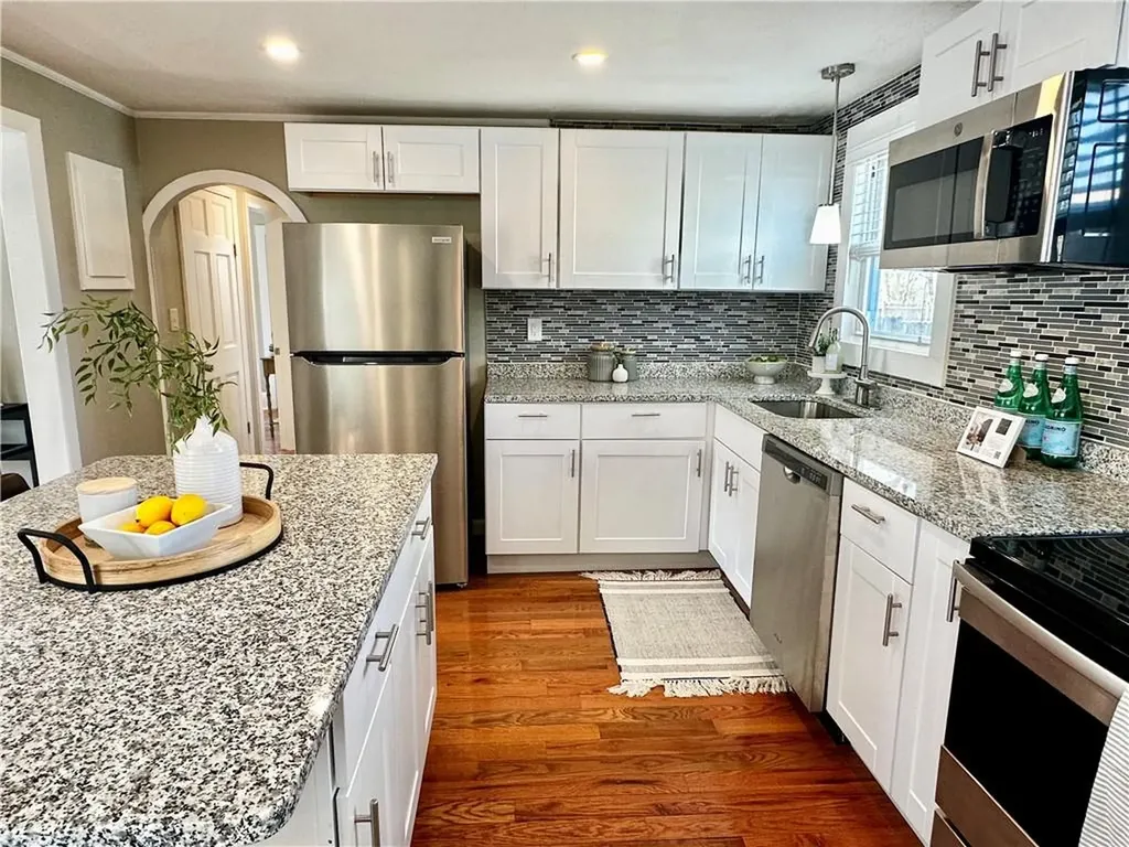 143 River Vue Avenue Warwick RI 02889