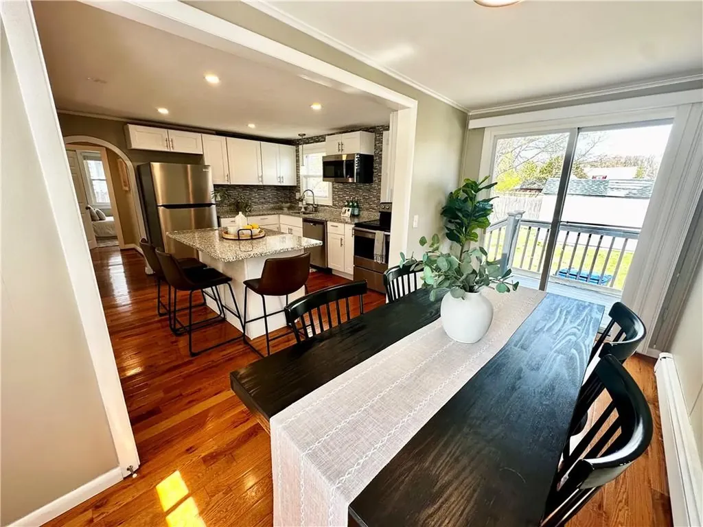 143 River Vue Avenue Warwick RI 02889