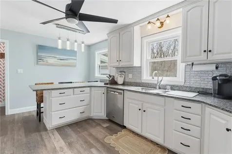 25 Robin Way Westerly RI 02891
