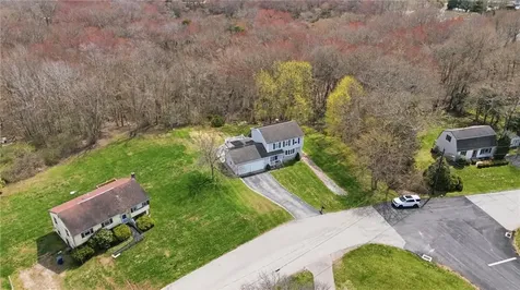 25 Robin Way Westerly RI 02891