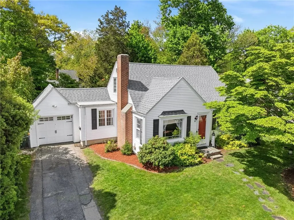 97 Delwood Road Warwick RI 02889