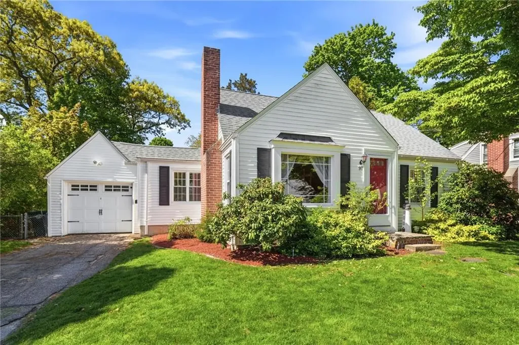 97 Delwood Road Warwick RI 02889