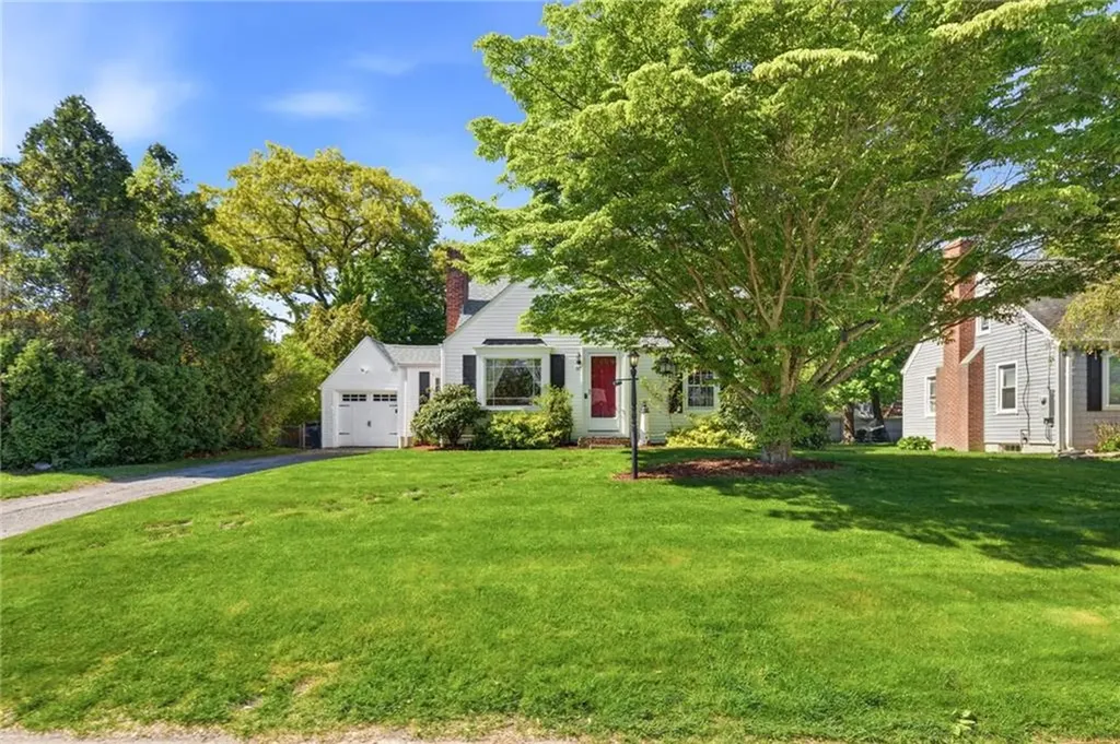 97 Delwood Road Warwick RI 02889