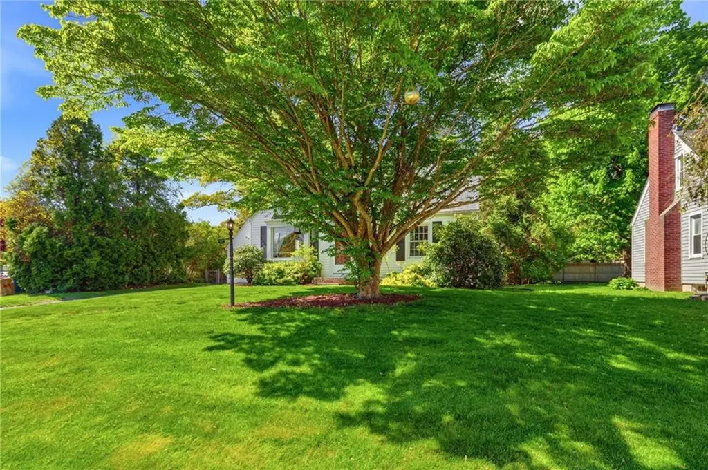 97 Delwood Road Warwick RI 02889