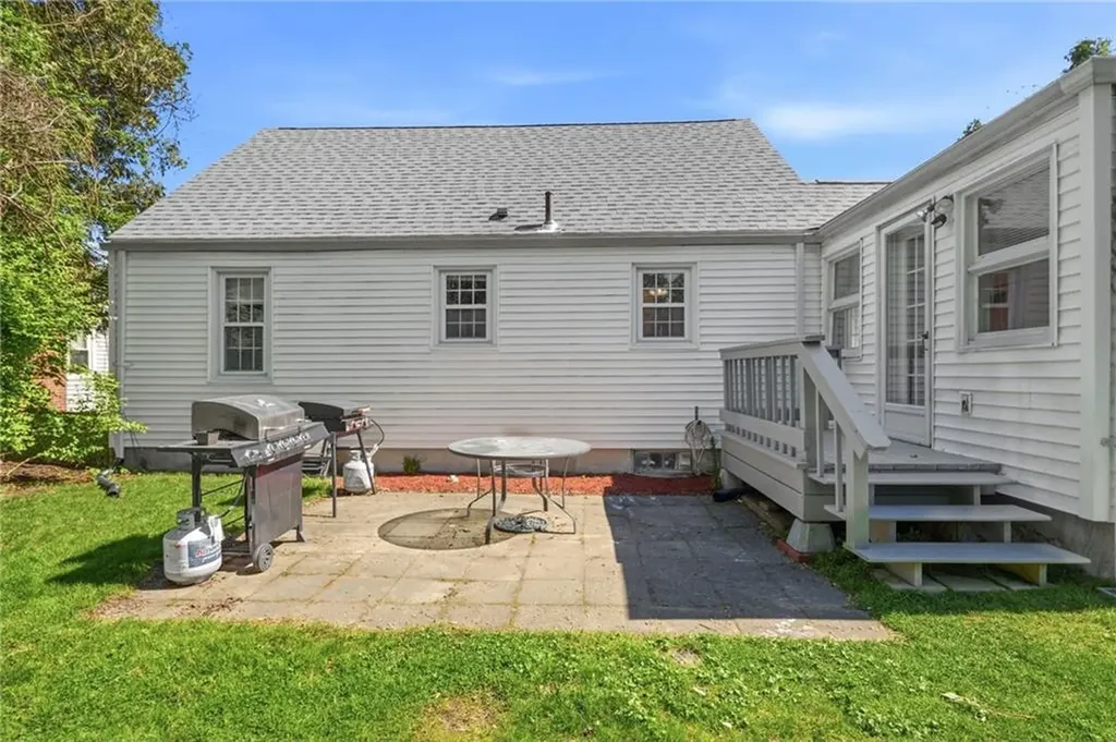 97 Delwood Road Warwick RI 02889