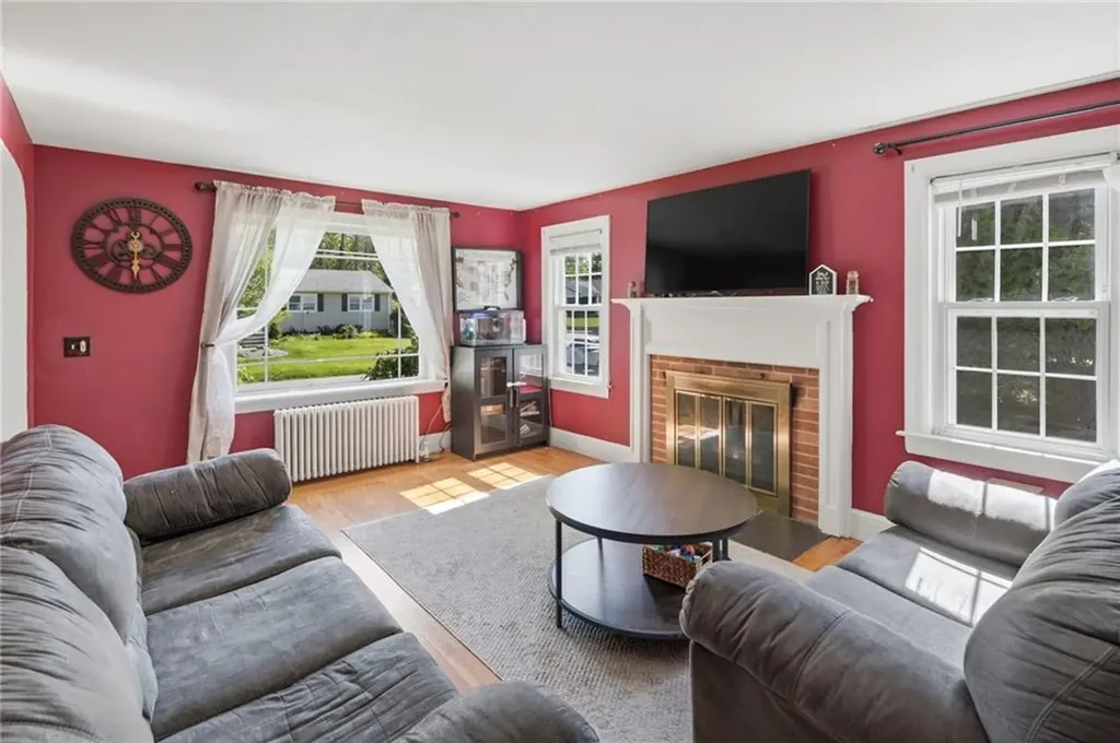 97 Delwood Road Warwick RI 02889