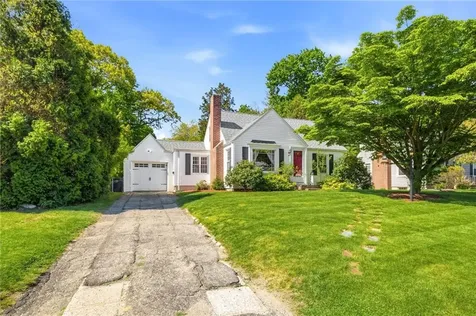 97 Delwood Road Warwick RI 02889