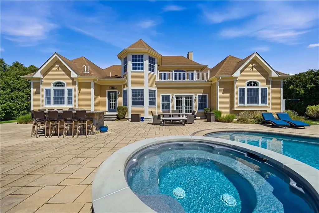 5 Casey Drive Bristol RI 02809