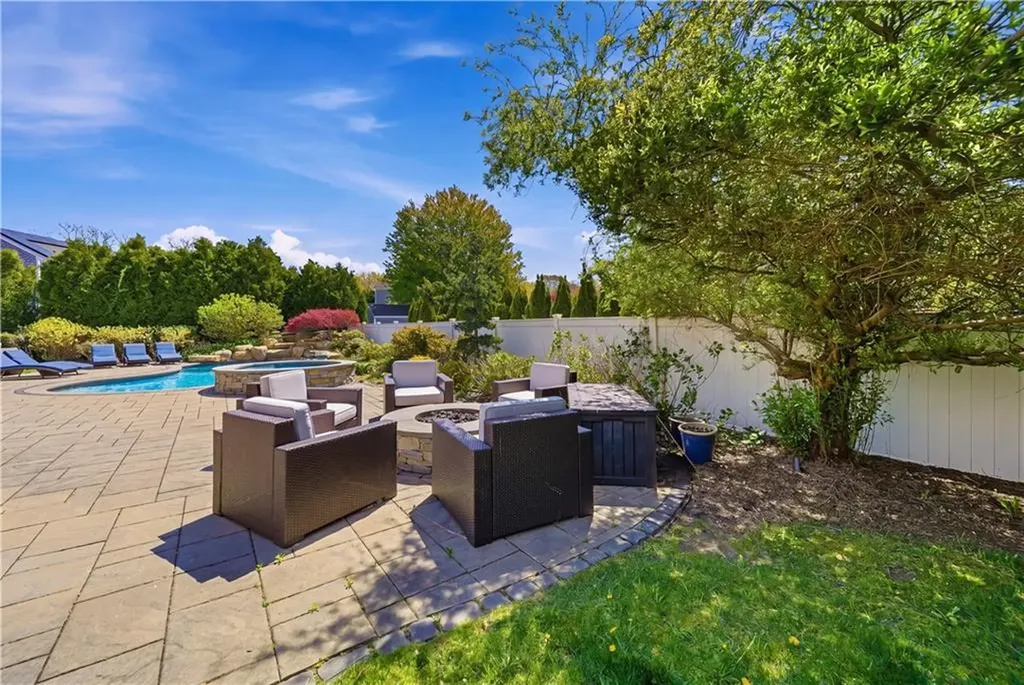 5 Casey Drive Bristol RI 02809
