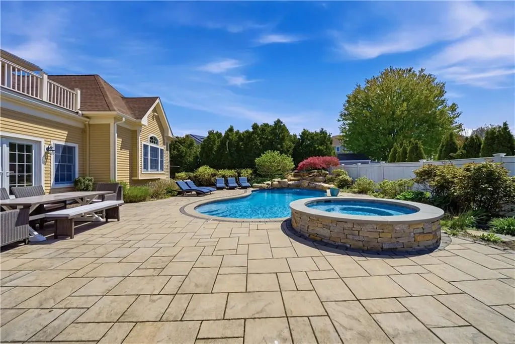 5 Casey Drive Bristol RI 02809