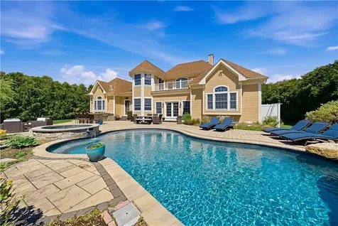 5 Casey Drive Bristol RI 02809