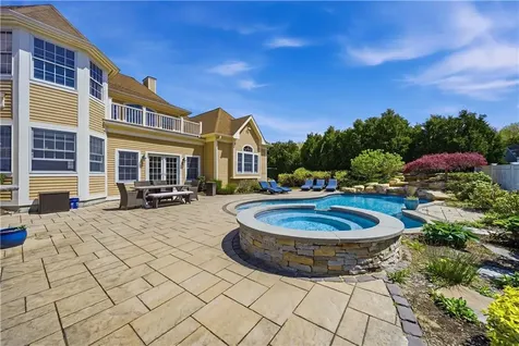 5 Casey Drive Bristol RI 02809