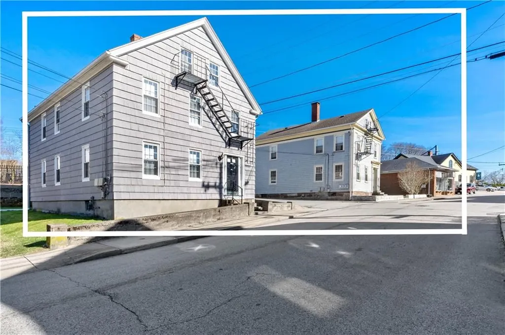 134 142 Duke Street East Greenwich RI 02818