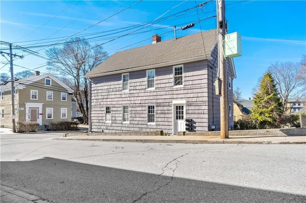 134 142 Duke Street East Greenwich RI 02818