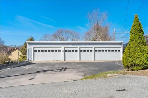 134 142 Duke Street East Greenwich RI 02818