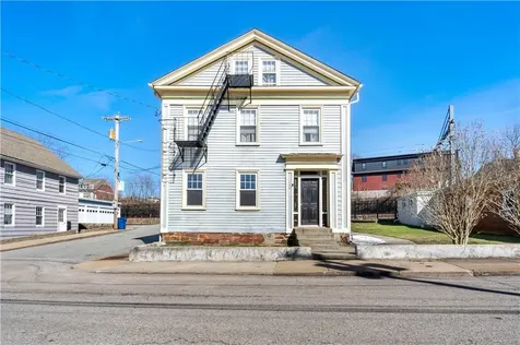134 142 Duke Street East Greenwich RI 02818