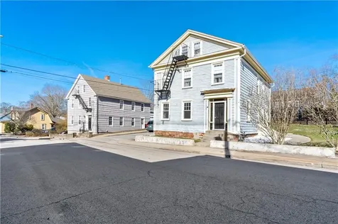 134 142 Duke Street East Greenwich RI 02818