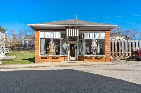 134 142 Duke Street East Greenwich RI 02818