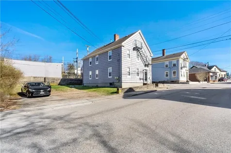 134 142 Duke Street East Greenwich RI 02818