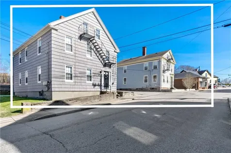 134 142 Duke Street East Greenwich RI 02818