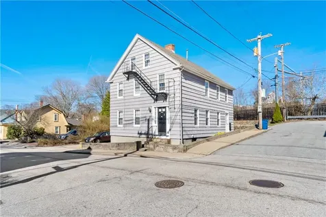 134 142 Duke Street East Greenwich RI 02818