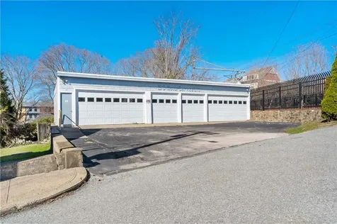 134 142 Duke Street East Greenwich RI 02818