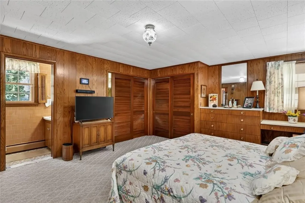 2338 Cranston Street Cranston RI 02920