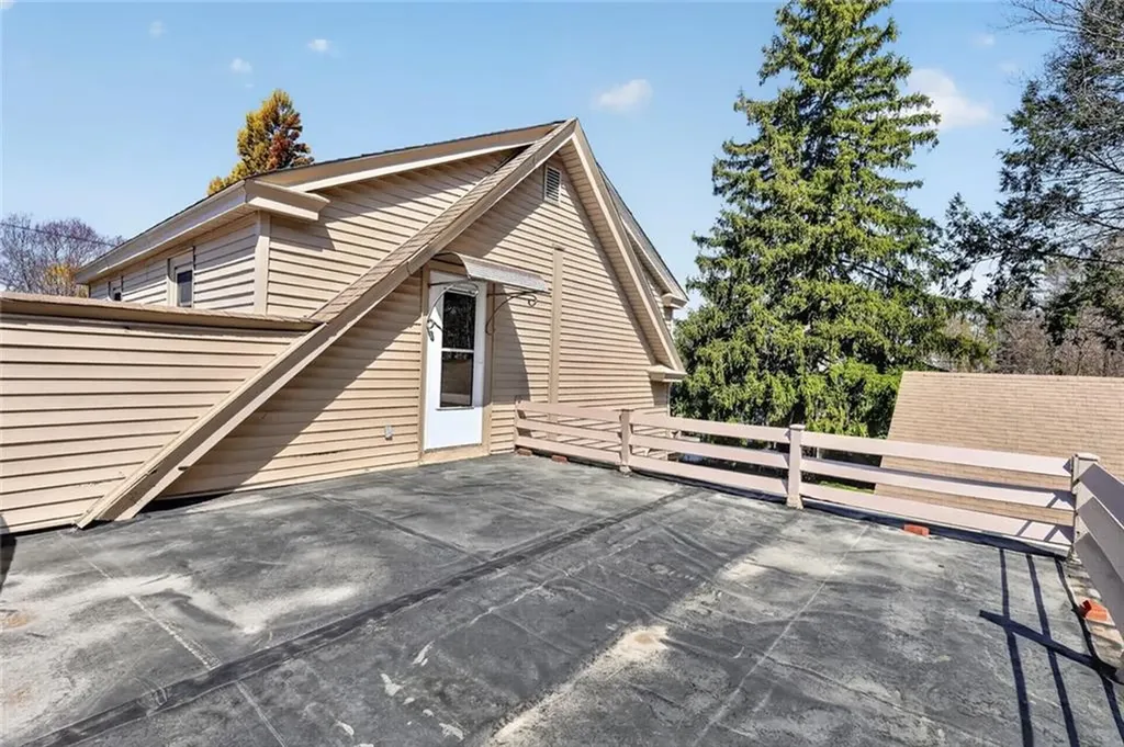 2338 Cranston Street Cranston RI 02920