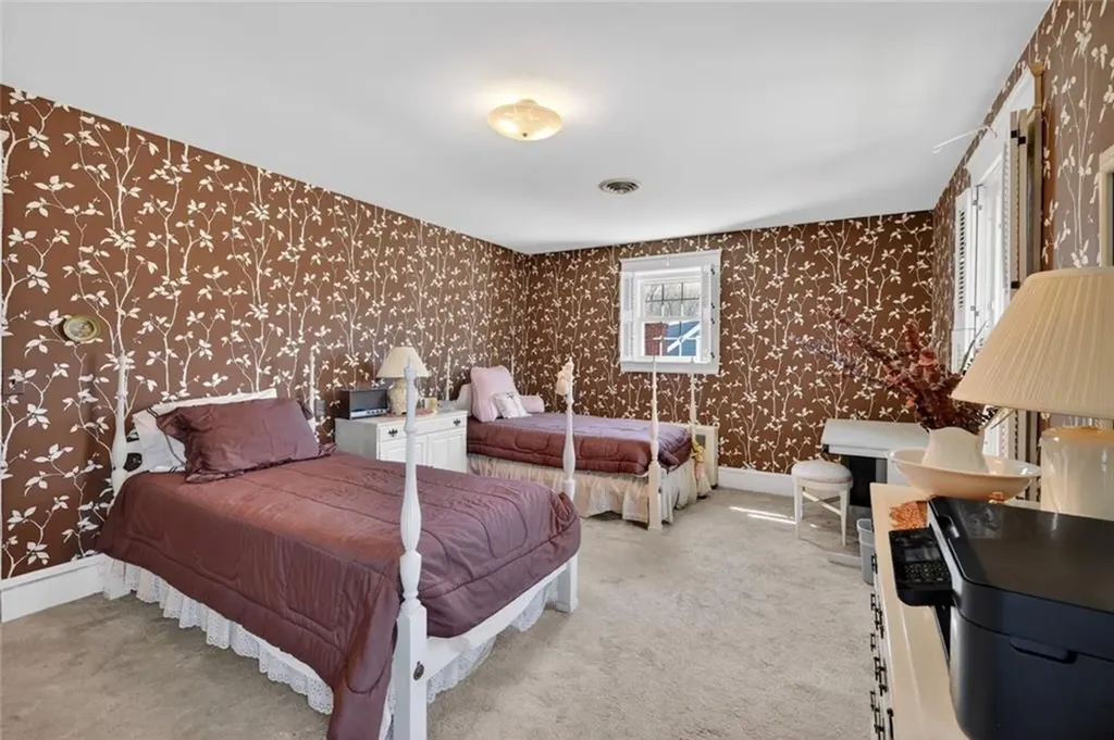 2338 Cranston Street Cranston RI 02920