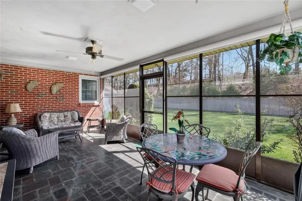 2338 Cranston Street Cranston RI 02920
