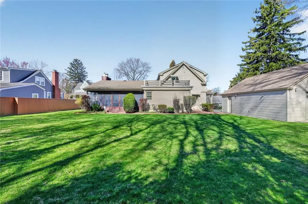 2338 Cranston Street Cranston RI 02920