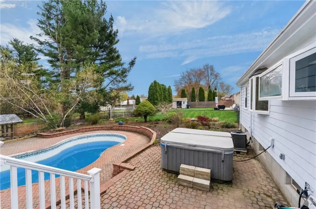 37 Carlson Circle West Warwick RI 02893