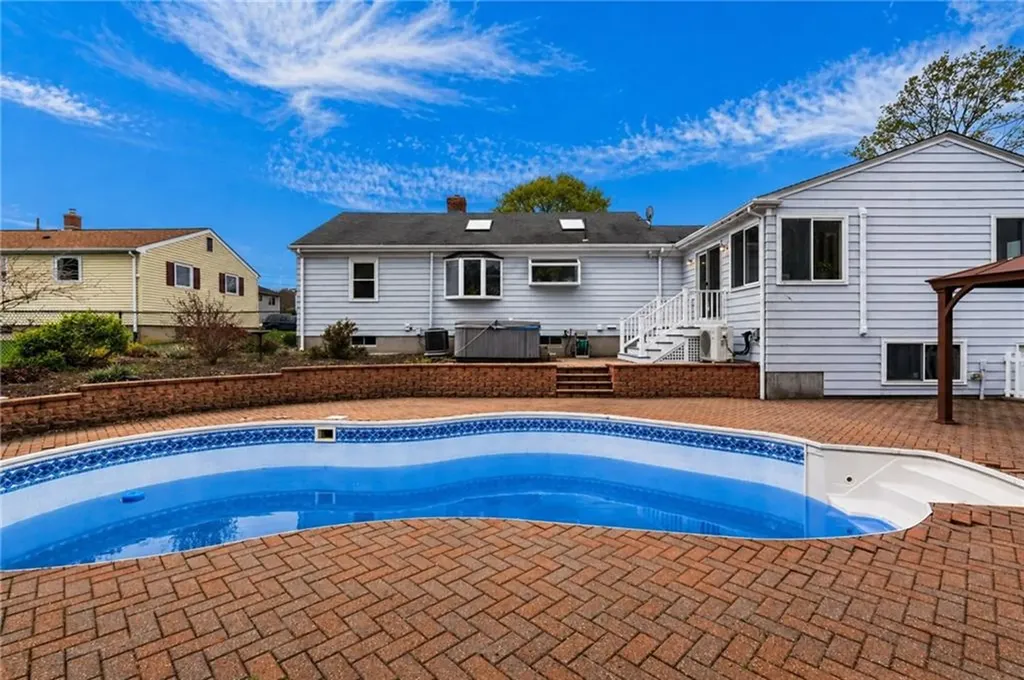 37 Carlson Circle West Warwick RI 02893