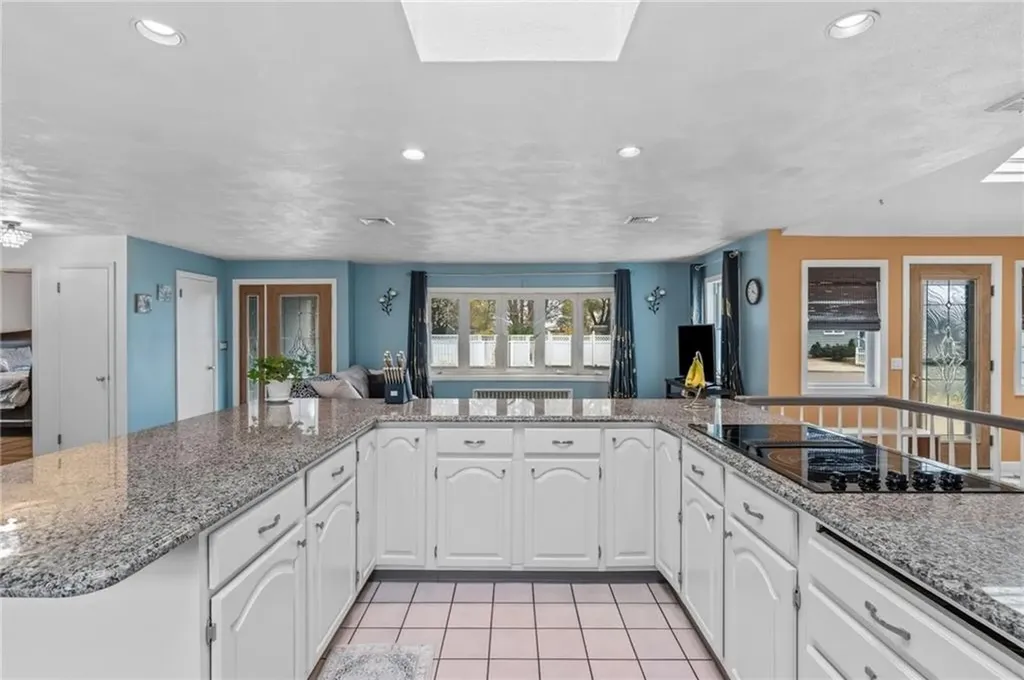 37 Carlson Circle West Warwick RI 02893