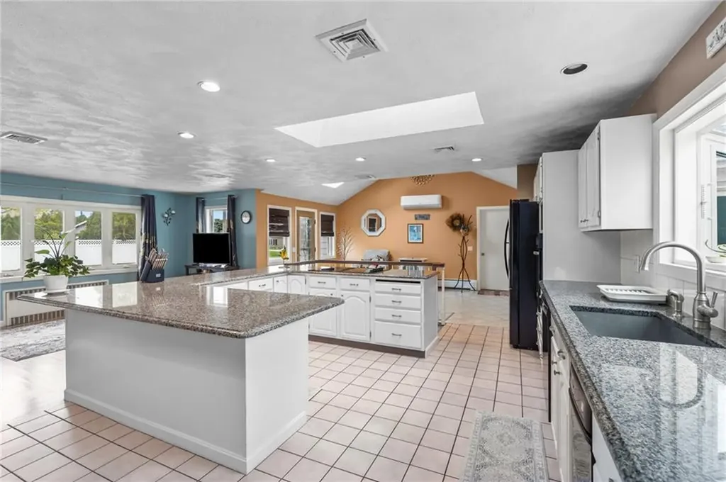 37 Carlson Circle West Warwick RI 02893