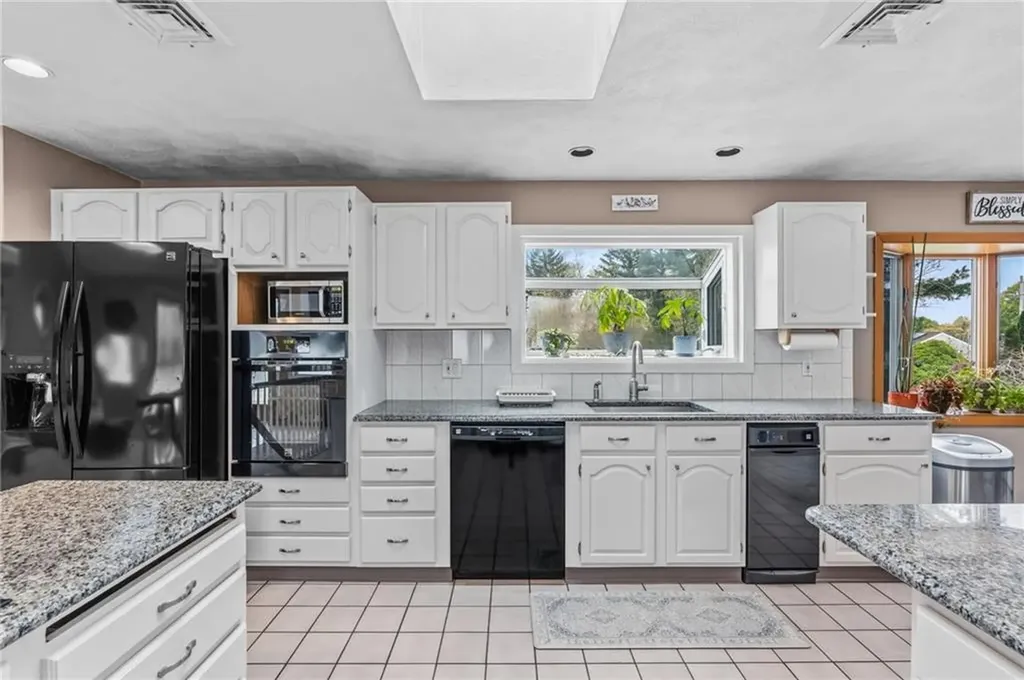 37 Carlson Circle West Warwick RI 02893