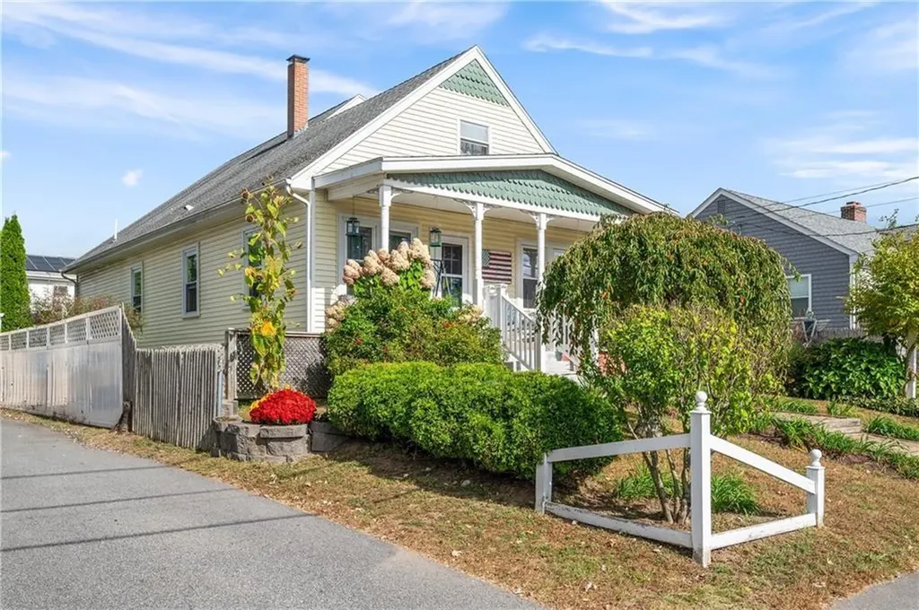 19 Hopkins Street Lincoln RI 02865