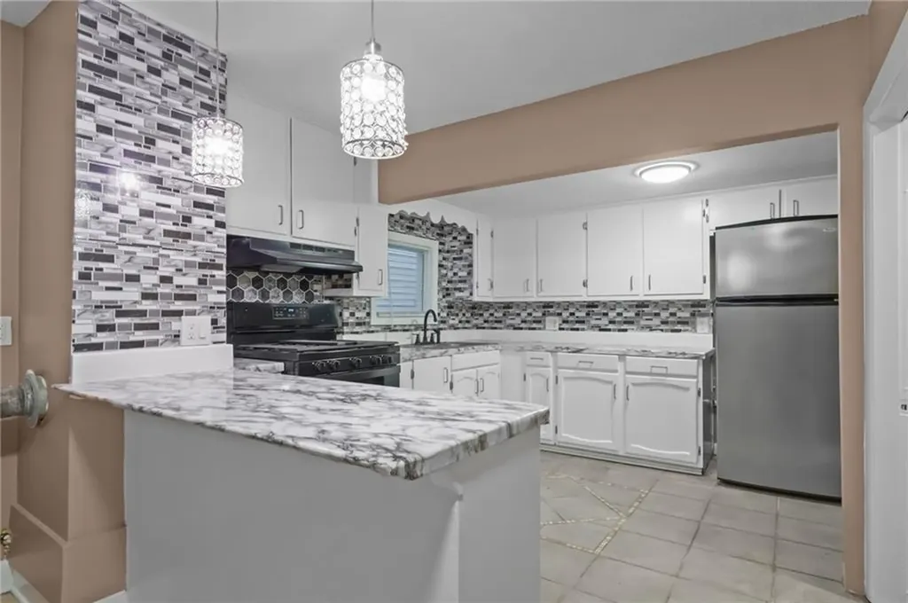 752 Social Street Woonsocket RI 02895
