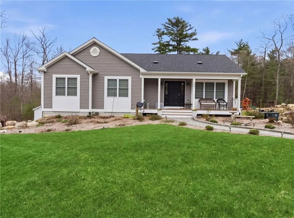 380 Ledge Road Coventry RI 02816