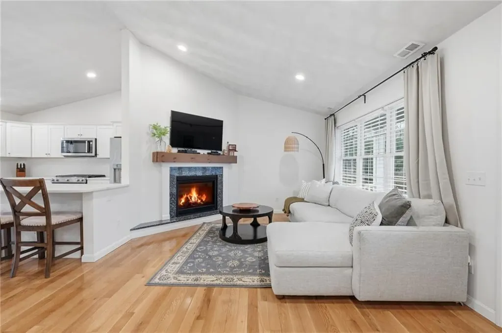 380 Ledge Road Coventry RI 02816