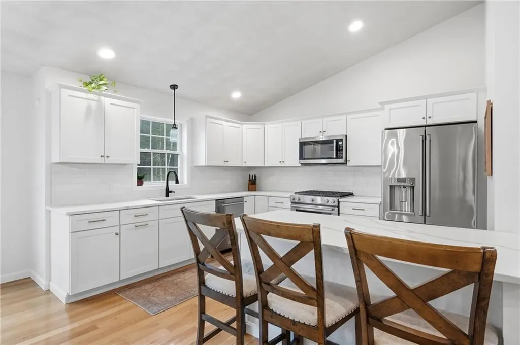 380 Ledge Road Coventry RI 02816